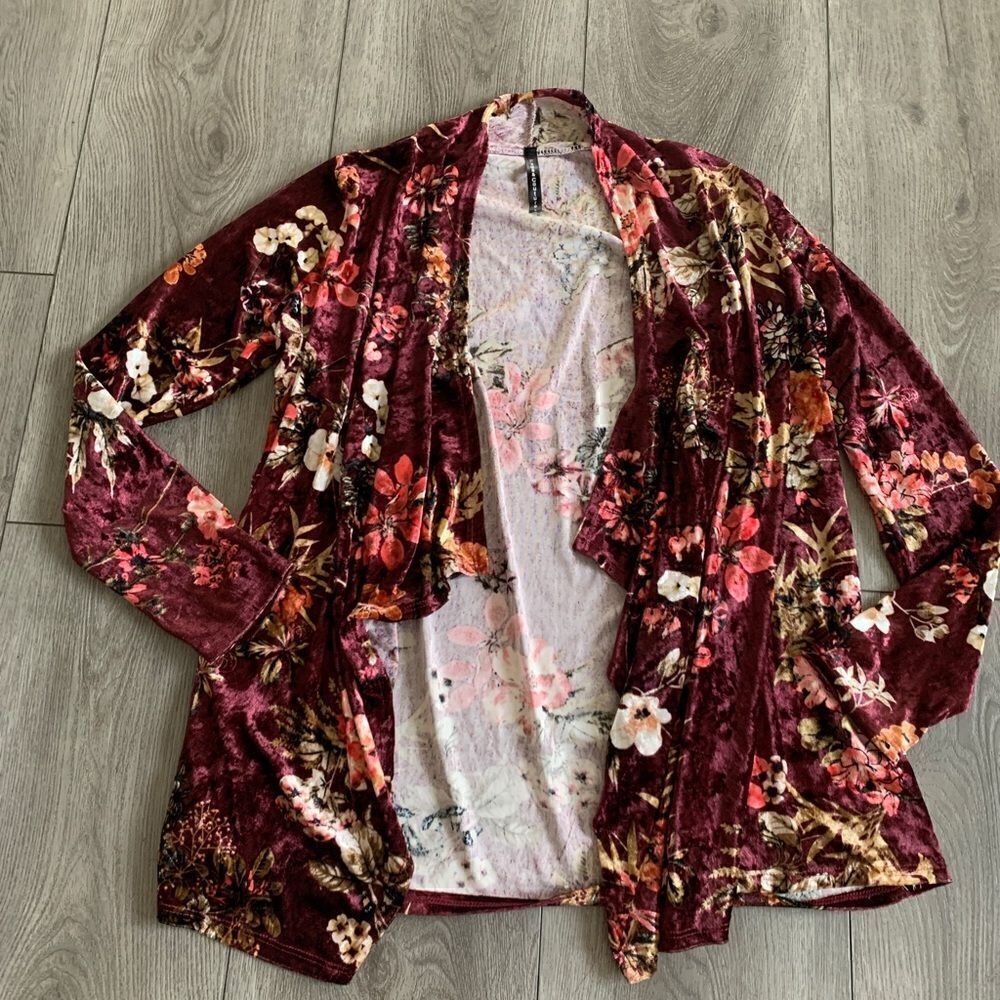 Rags and couture ligh cardigan very beautiful flower print